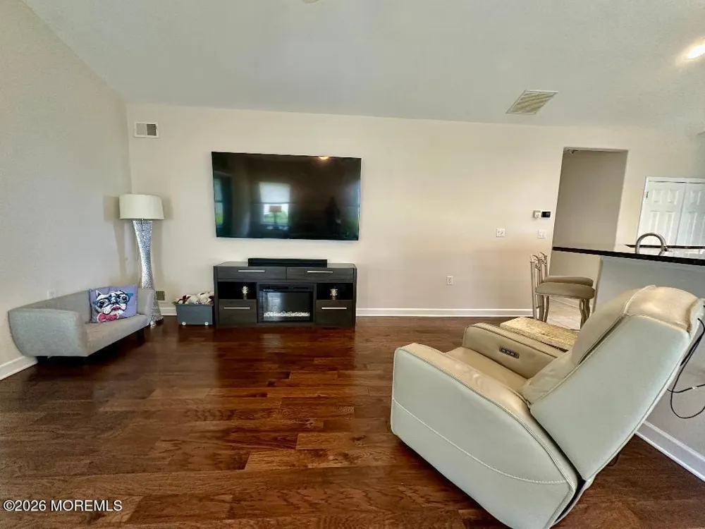 12 Lorenzo Road Manchester, NJ 08759