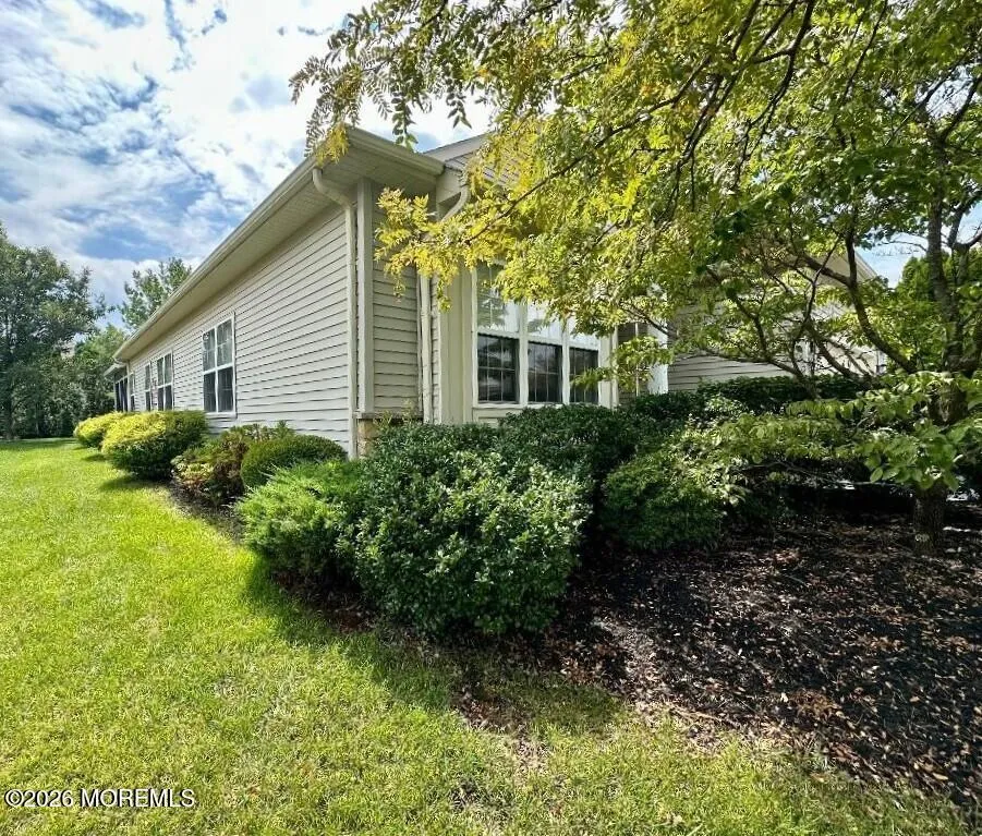 12 Lorenzo Road Manchester, NJ 08759