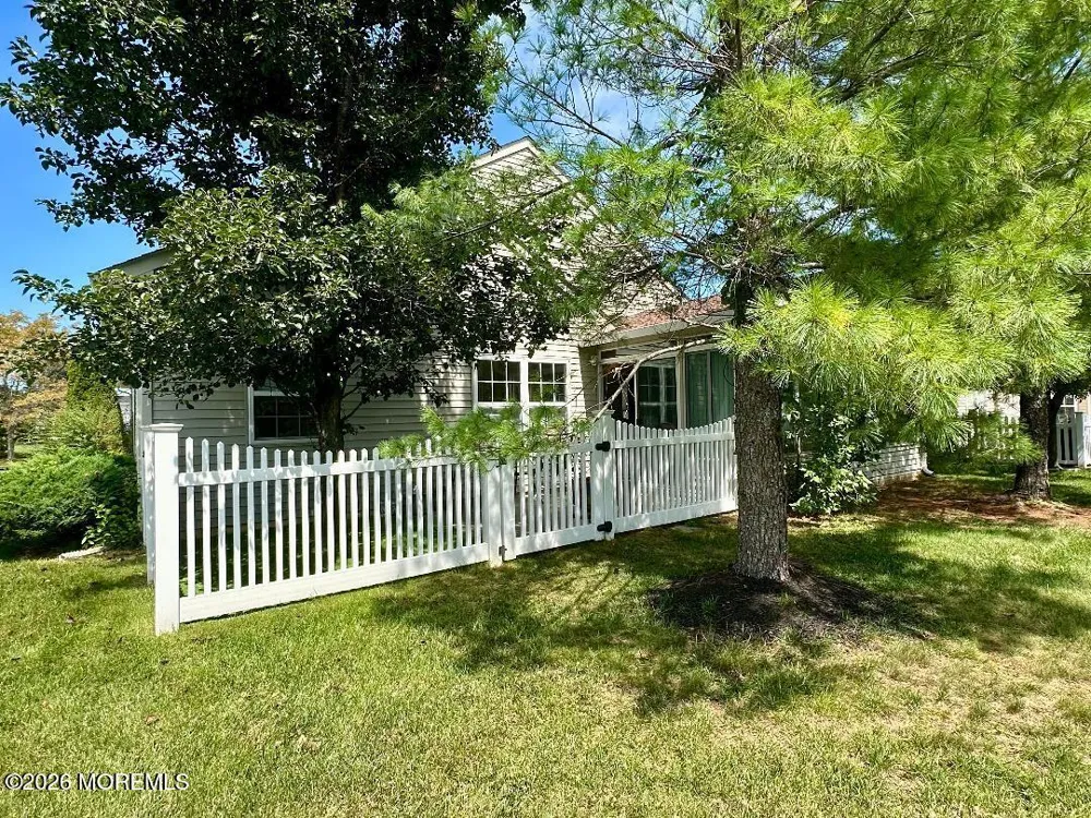 12 Lorenzo Road Manchester, NJ 08759