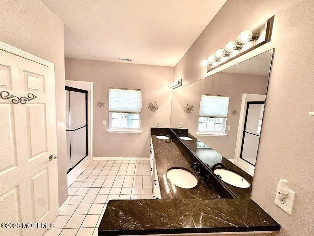 12 Lorenzo Road Manchester, NJ 08759