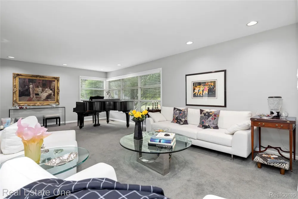 3205 Parkland Drive West Bloomfield Charter Township, MI 48322