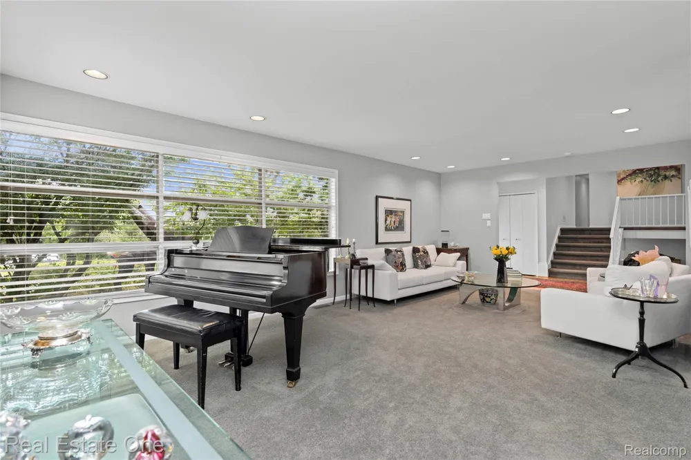 3205 Parkland Drive West Bloomfield Charter Township, MI 48322