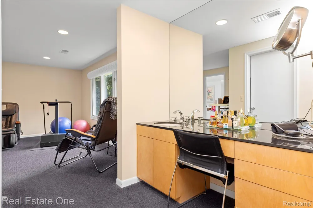3205 Parkland Drive West Bloomfield Charter Township, MI 48322