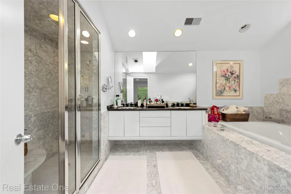 3205 Parkland Drive West Bloomfield Charter Township, MI 48322
