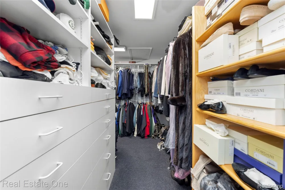 3205 Parkland Drive West Bloomfield Charter Township, MI 48322