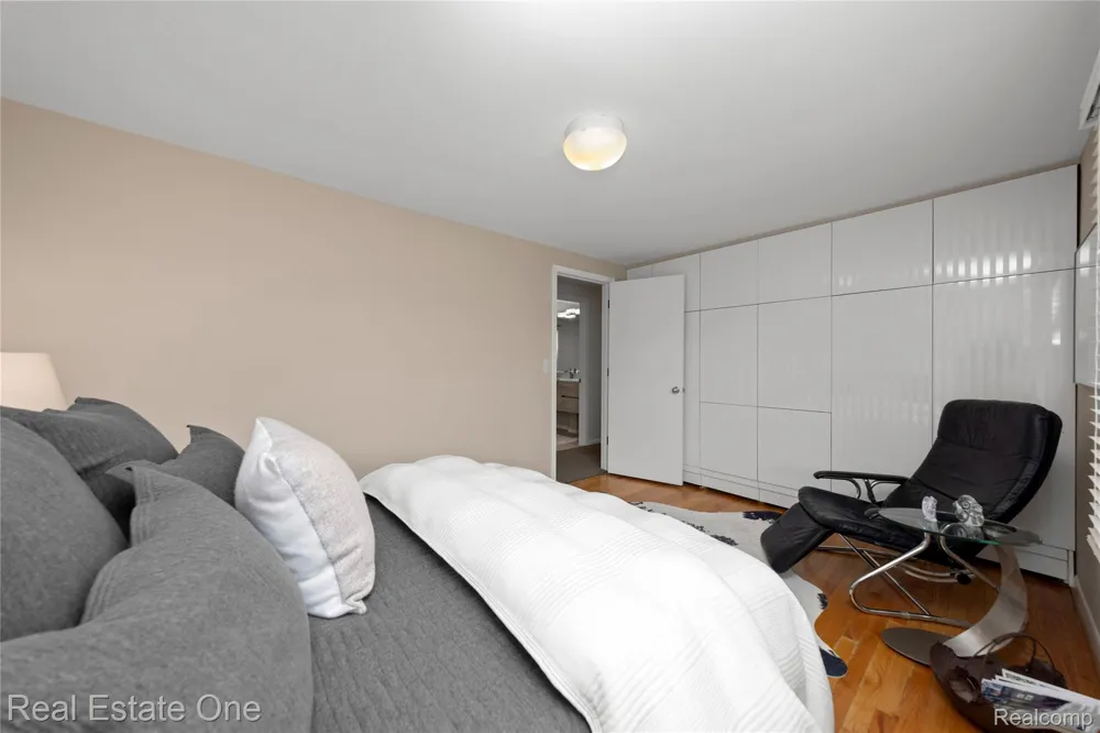 3205 Parkland Drive West Bloomfield Charter Township, MI 48322