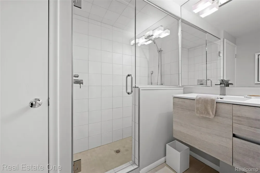 3205 Parkland Drive West Bloomfield Charter Township, MI 48322