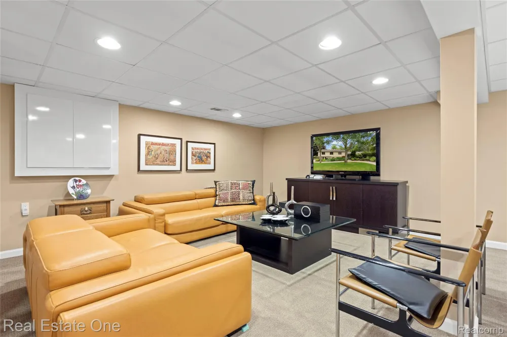3205 Parkland Drive West Bloomfield Charter Township, MI 48322