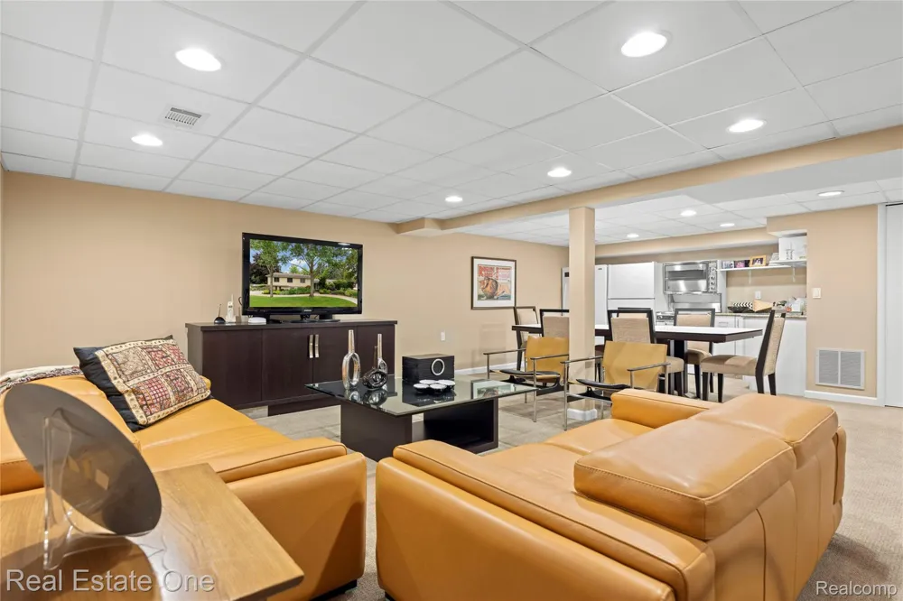 3205 Parkland Drive West Bloomfield Charter Township, MI 48322