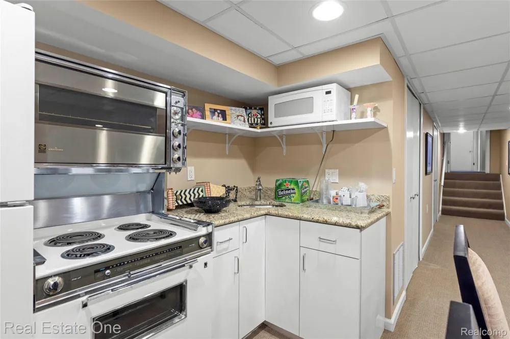 3205 Parkland Drive West Bloomfield Charter Township, MI 48322