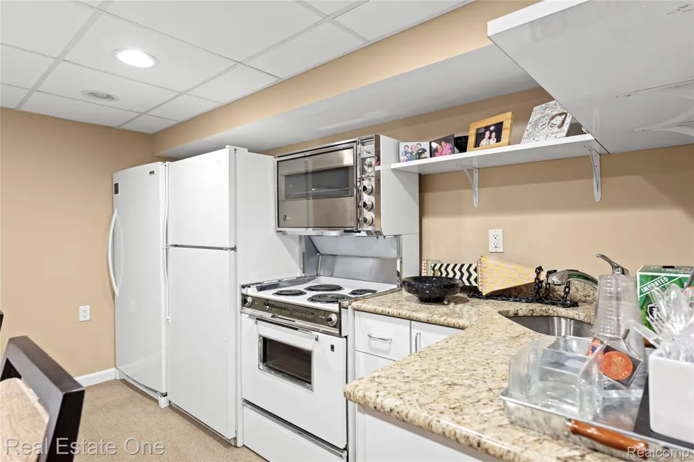 3205 Parkland Drive West Bloomfield Charter Township, MI 48322