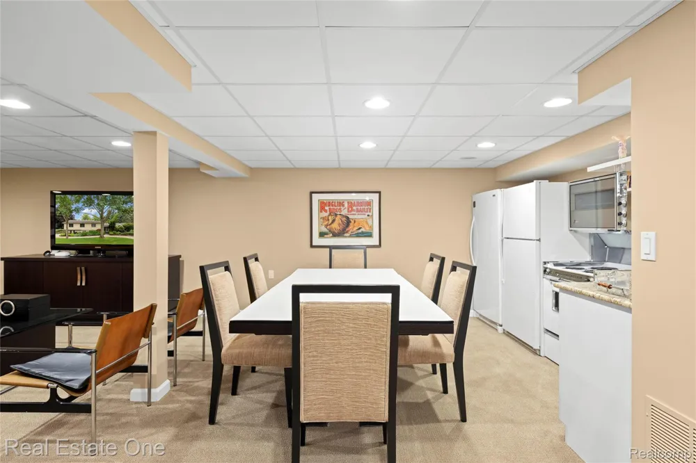 3205 Parkland Drive West Bloomfield Charter Township, MI 48322