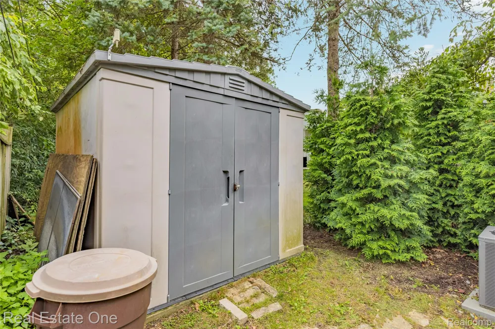 3205 Parkland Drive West Bloomfield Charter Township, MI 48322