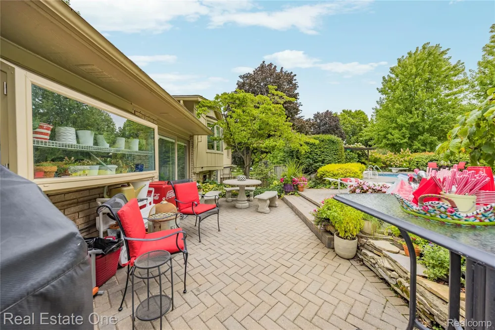 3205 Parkland Drive West Bloomfield Charter Township, MI 48322