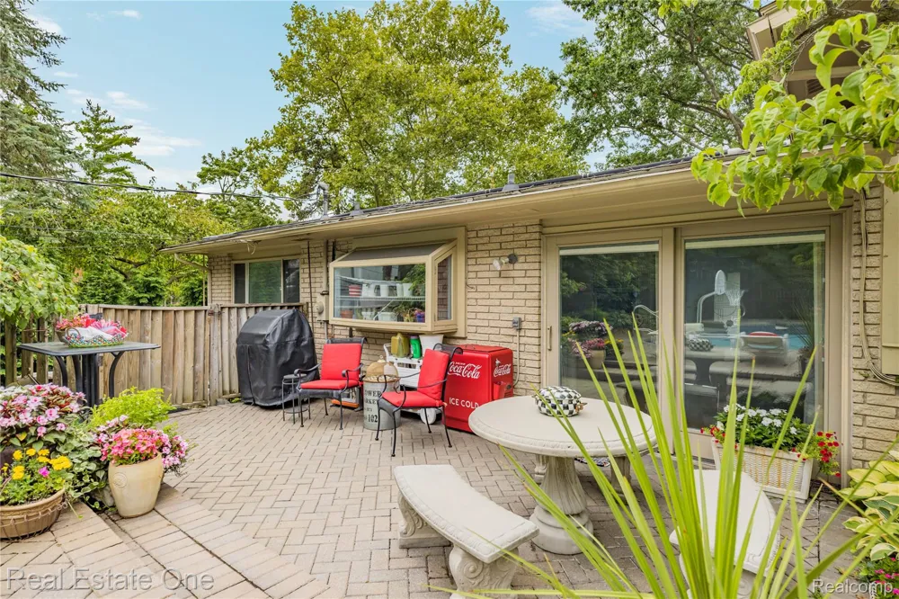 3205 Parkland Drive West Bloomfield Charter Township, MI 48322