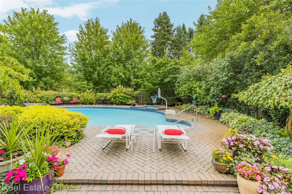 3205 Parkland Drive West Bloomfield Charter Township, MI 48322