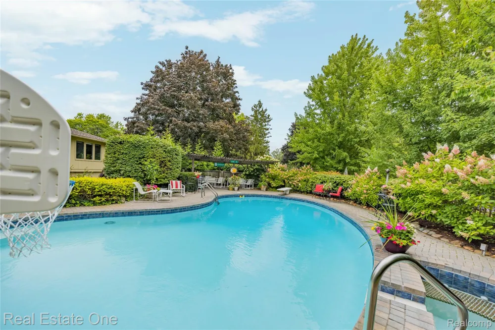 3205 Parkland Drive West Bloomfield Charter Township, MI 48322