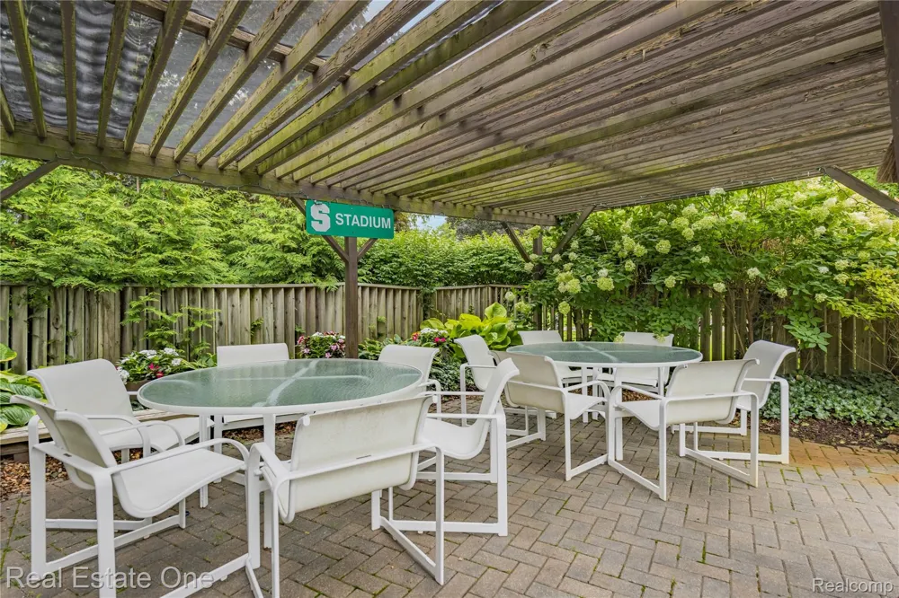 3205 Parkland Drive West Bloomfield Charter Township, MI 48322
