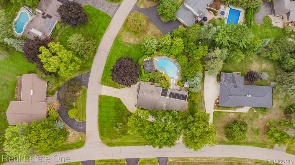 3205 Parkland Drive West Bloomfield Charter Township, MI 48322