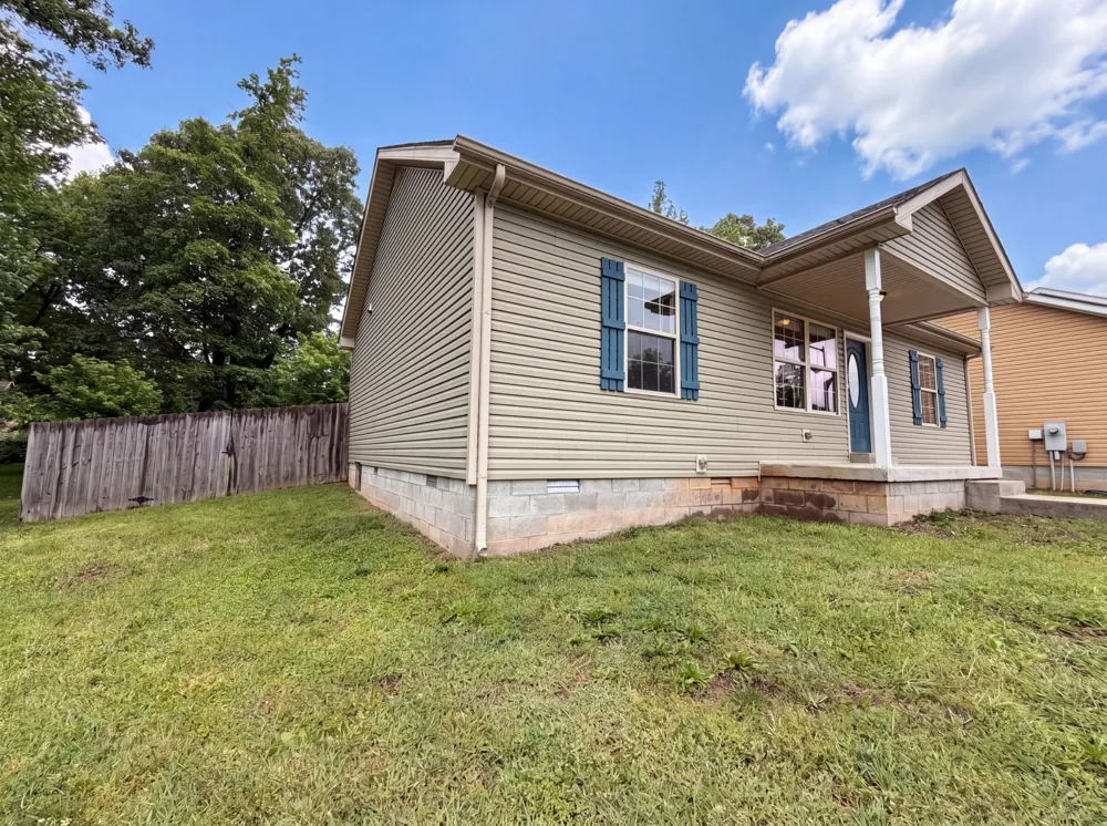 741 Inver Ln Clarksville, TN 37042