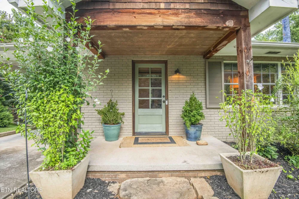 1932 Duncan Rd Knoxville, TN 37919