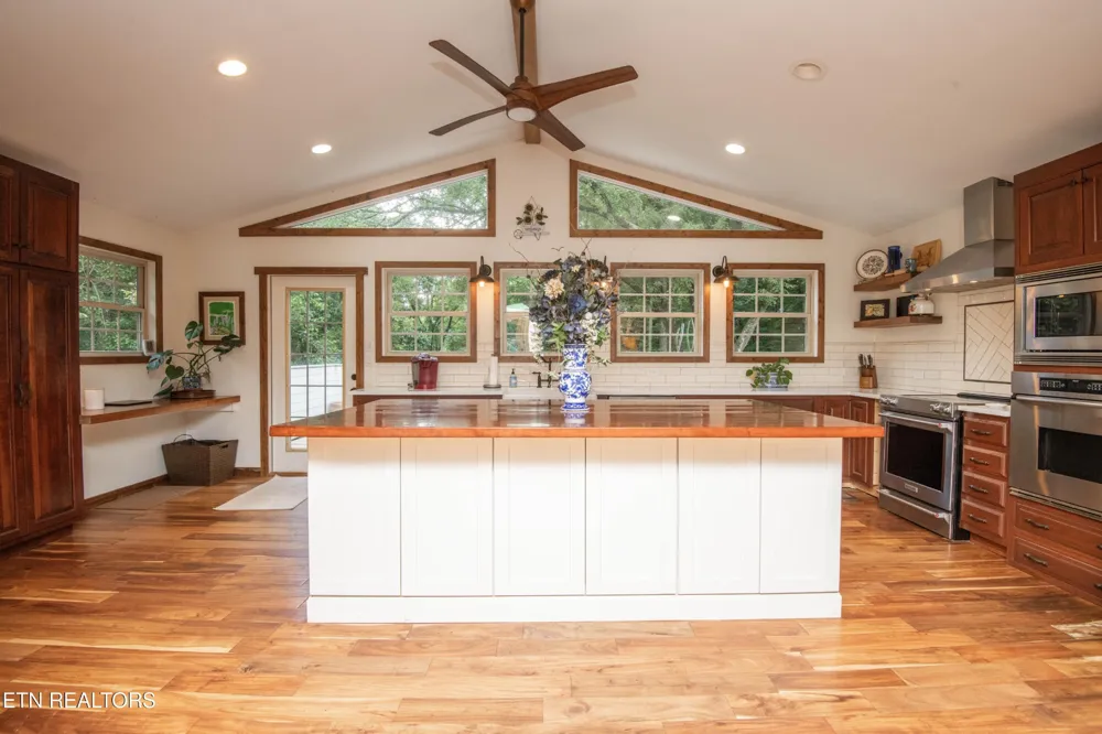 1932 Duncan Rd Knoxville, TN 37919