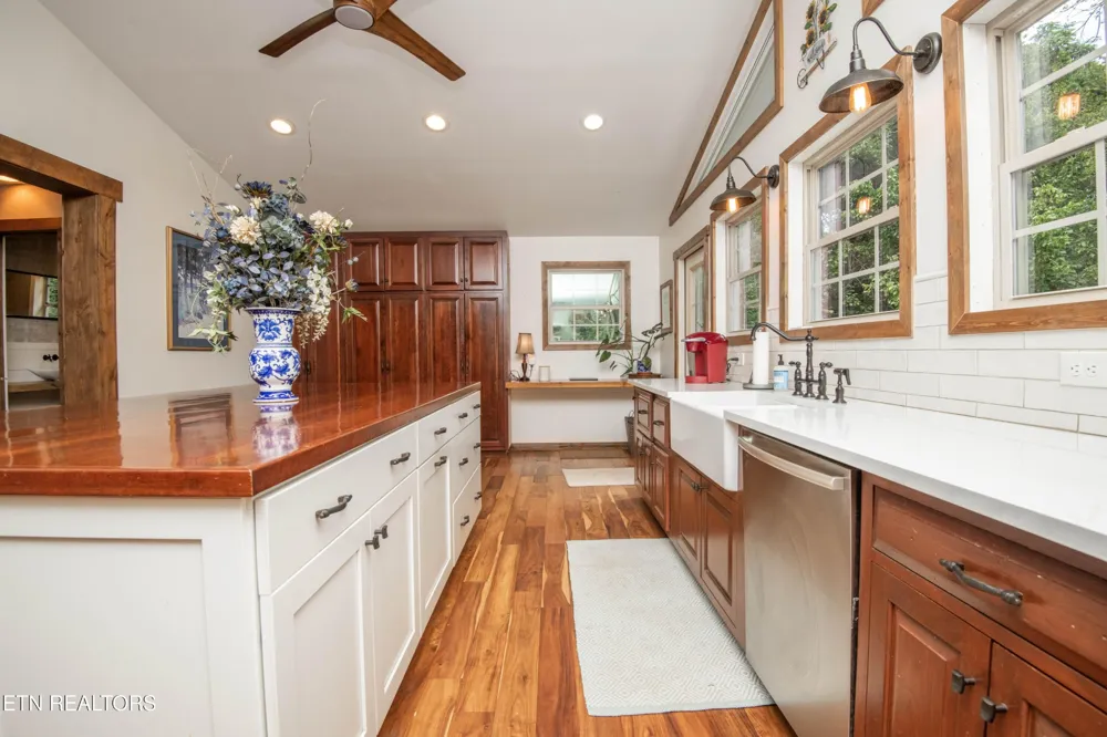 1932 Duncan Rd Knoxville, TN 37919