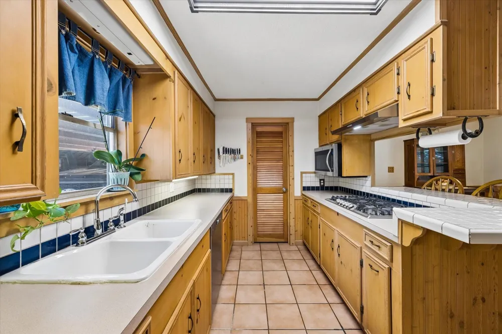 4450 Greenbriar Road Madisonville, TX 77864