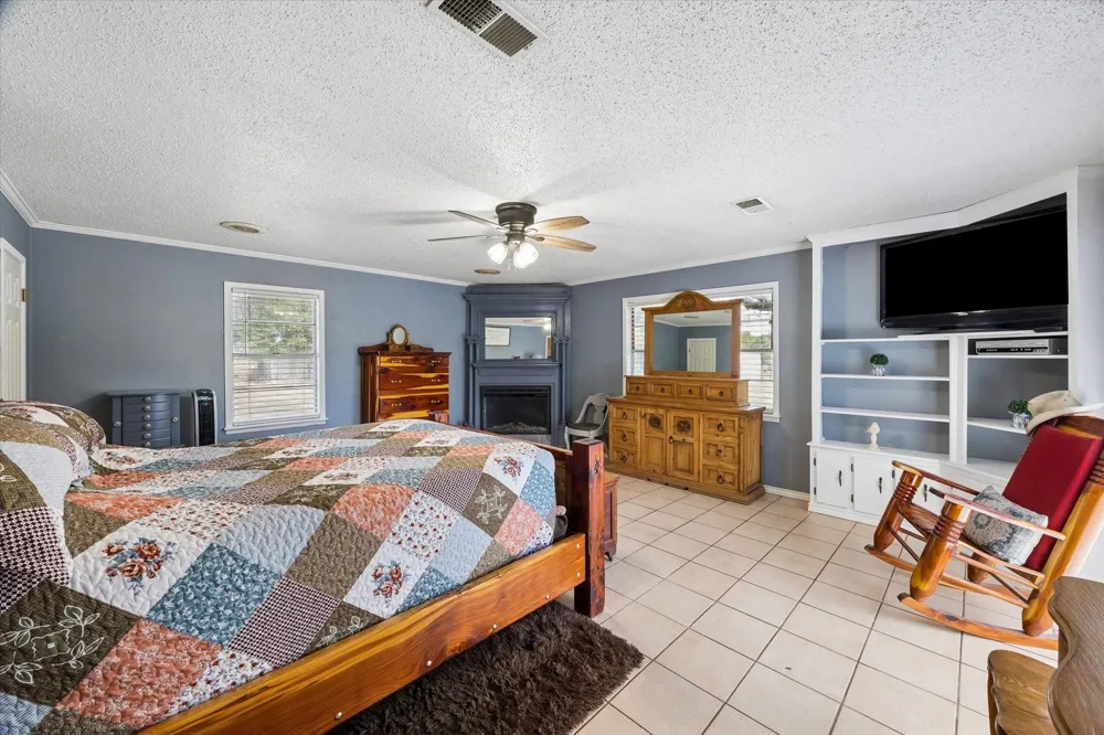 4450 Greenbriar Road Madisonville, TX 77864