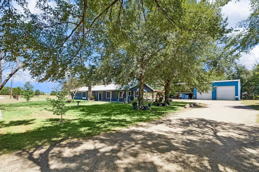 4450 Greenbriar Road Madisonville, TX 77864