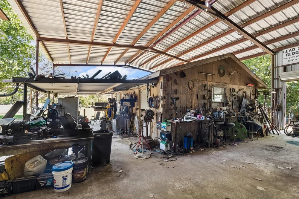 4450 Greenbriar Road Madisonville, TX 77864