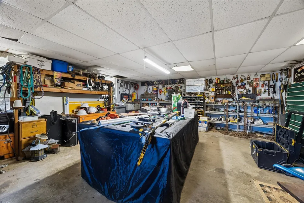 4450 Greenbriar Road Madisonville, TX 77864