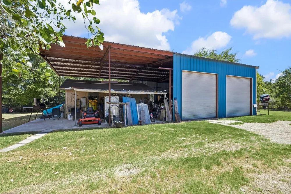 4450 Greenbriar Road Madisonville, TX 77864