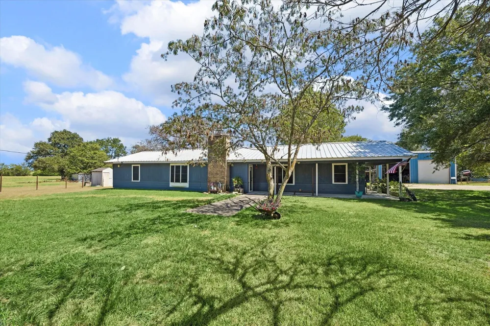 4450 Greenbriar Road Madisonville, TX 77864