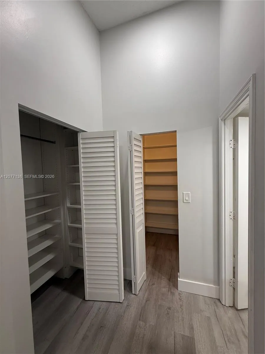 40 NW 76th ave #205-1 Plantation, FL 33324