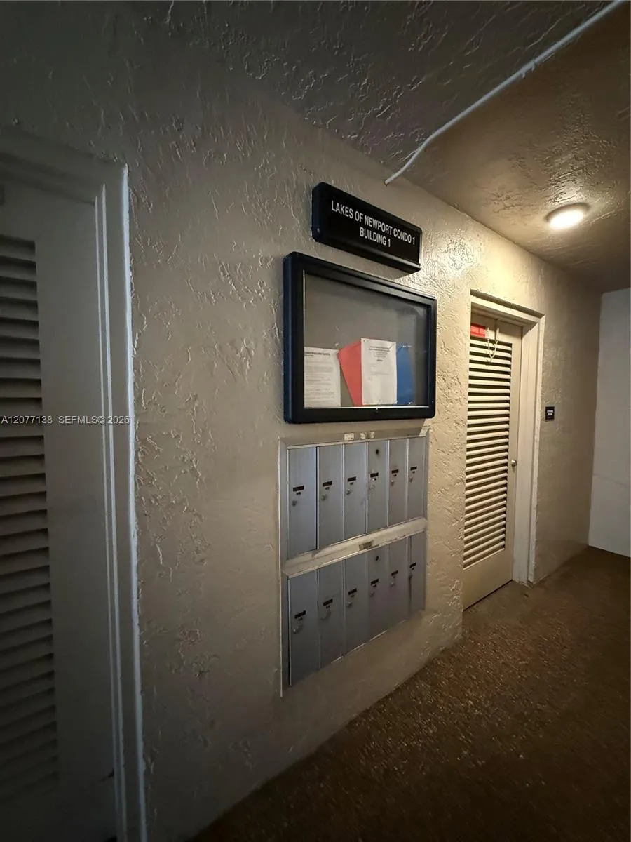 40 NW 76th ave #205-1 Plantation, FL 33324
