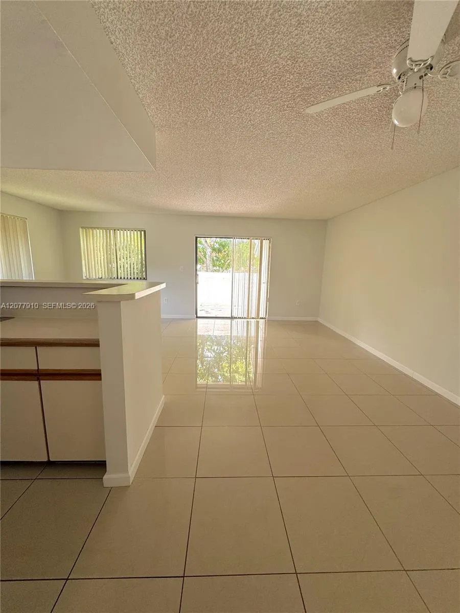 3280 Coral Lake Ln #3280 Coral Springs, FL 33065