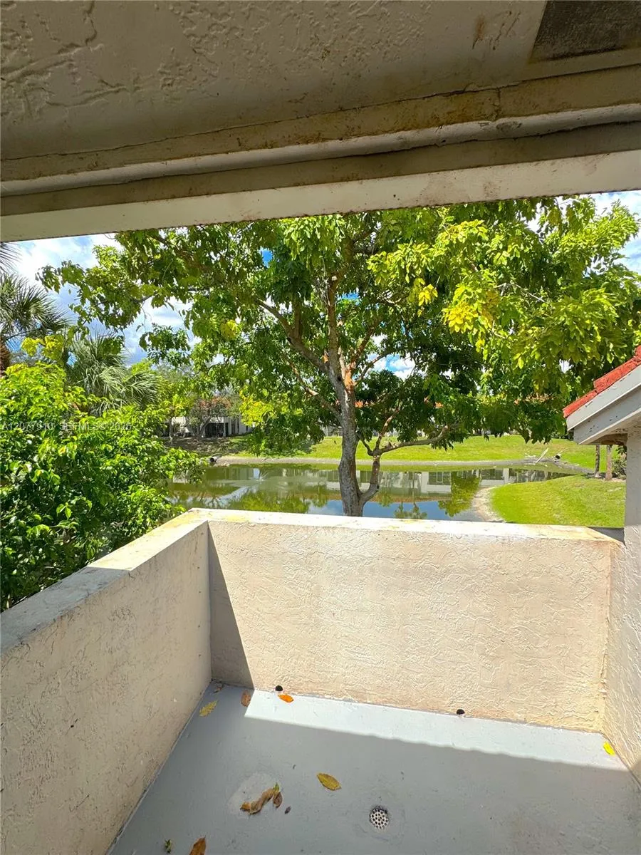 3280 Coral Lake Ln #3280 Coral Springs, FL 33065