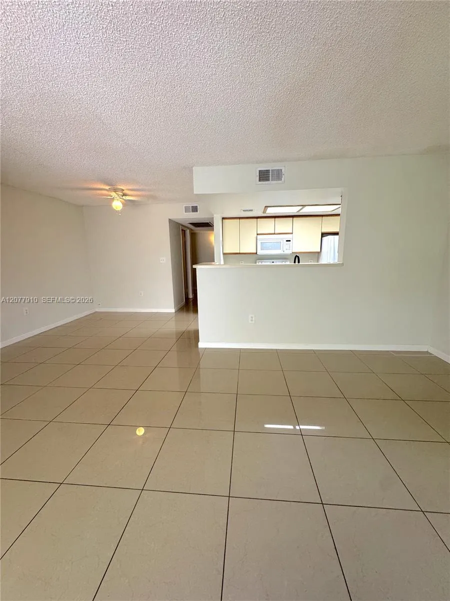 3280 Coral Lake Ln #3280 Coral Springs, FL 33065
