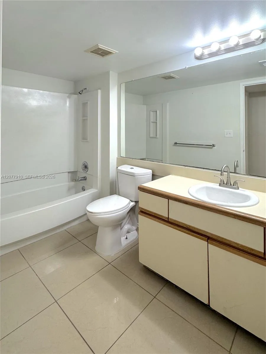3280 Coral Lake Ln #3280 Coral Springs, FL 33065