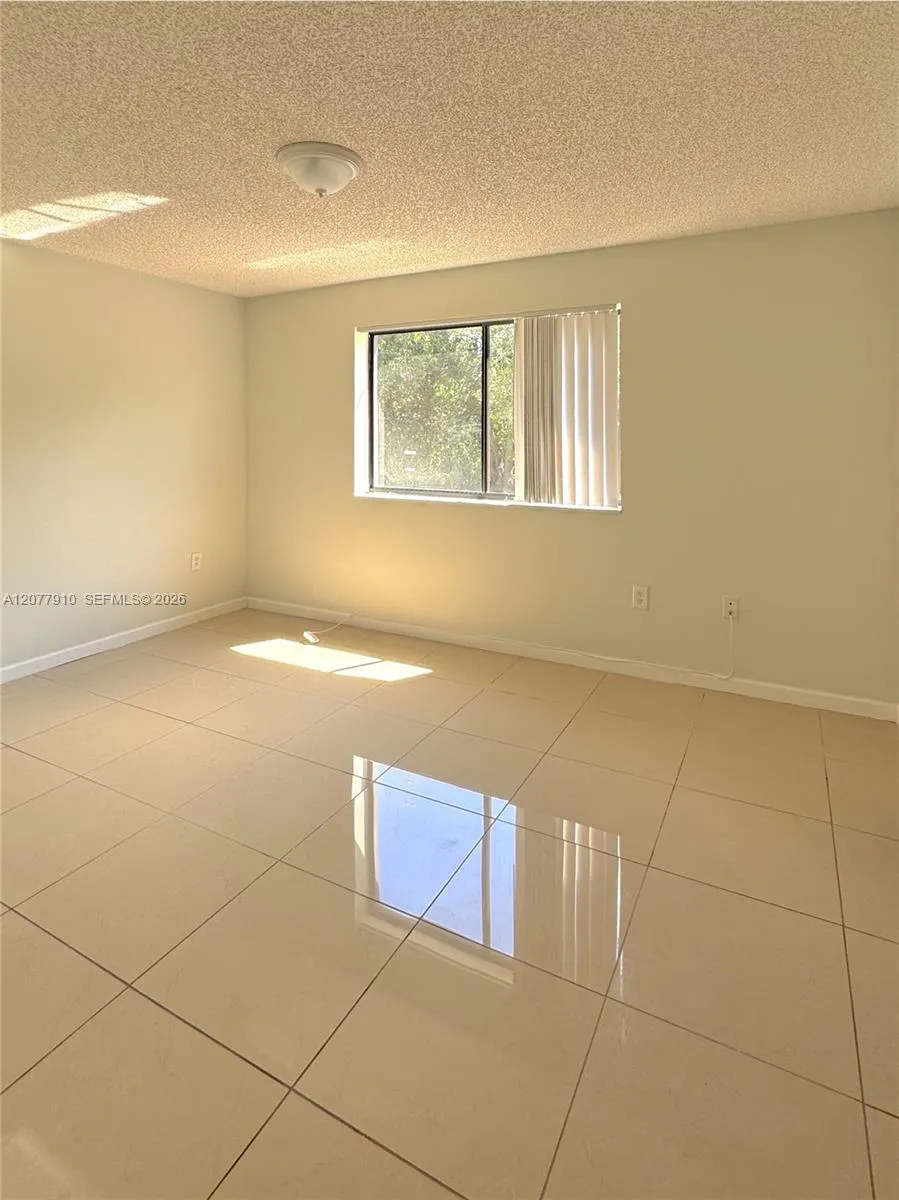 3280 Coral Lake Ln #3280 Coral Springs, FL 33065
