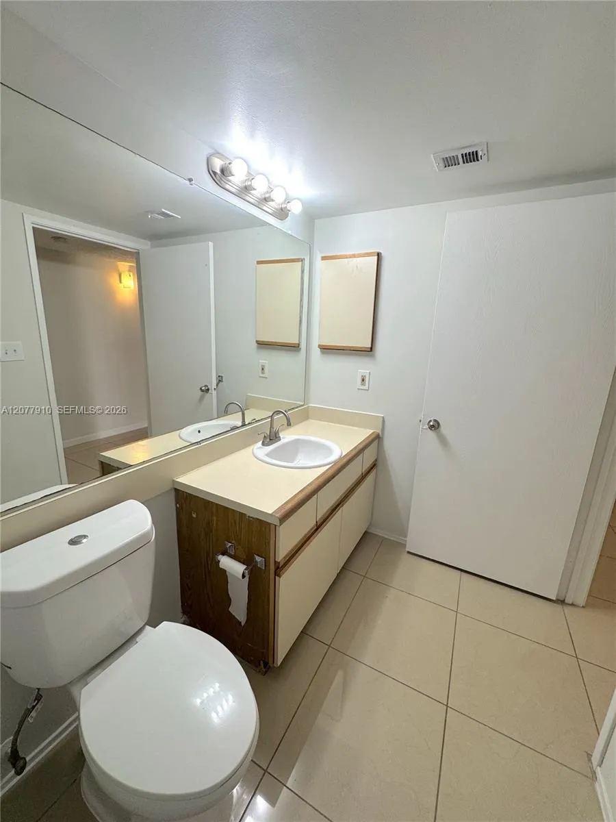 3280 Coral Lake Ln #3280 Coral Springs, FL 33065