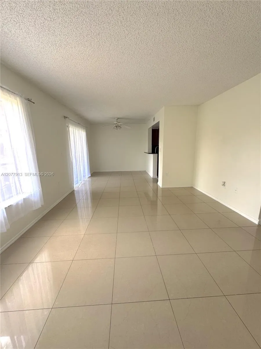 3252 Coral Lake Ln #3252 Coral Springs, FL 33065