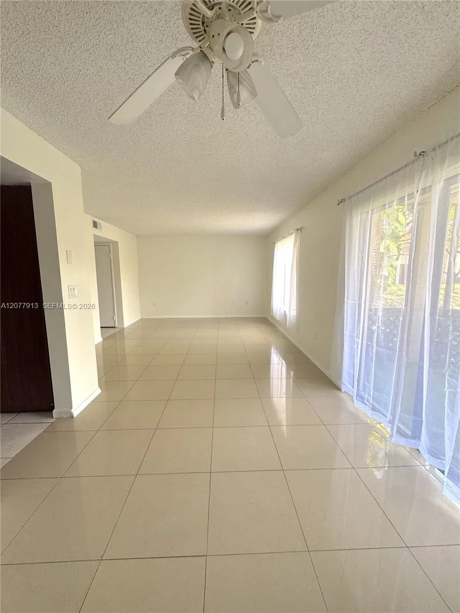 3252 Coral Lake Ln #3252 Coral Springs, FL 33065