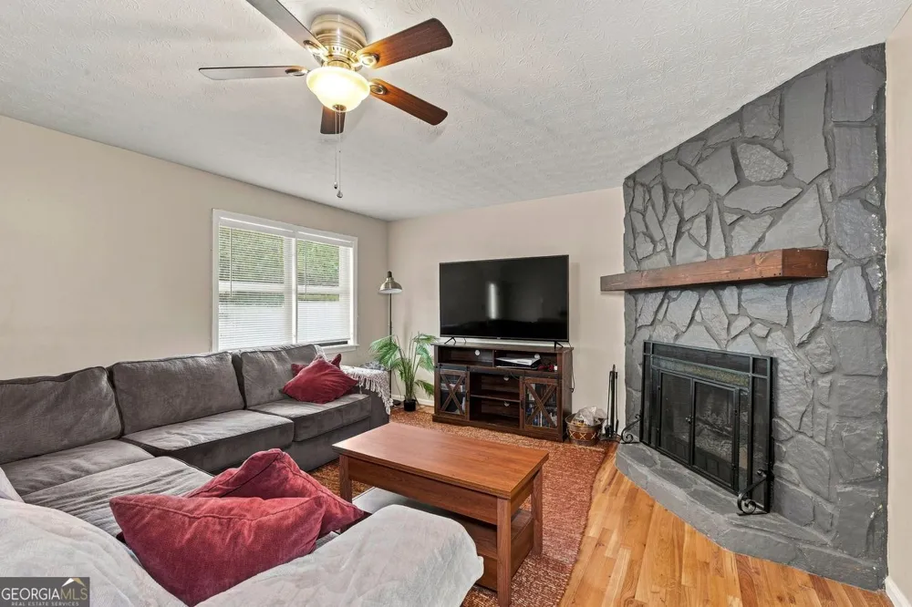 1382 Cave Springs RD Douglasville, GA 30134