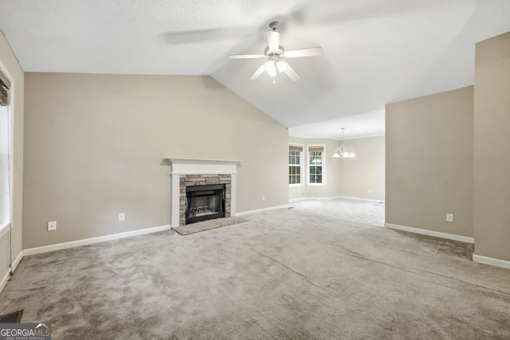 50 Oak Grove LN NW Adairsville, GA 30103