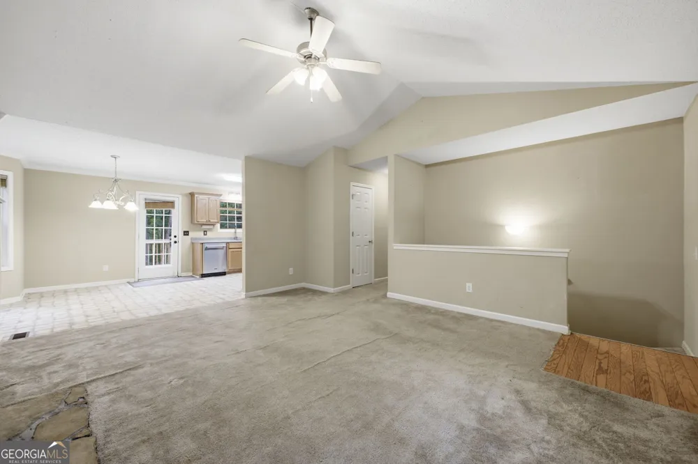 50 Oak Grove LN NW Adairsville, GA 30103