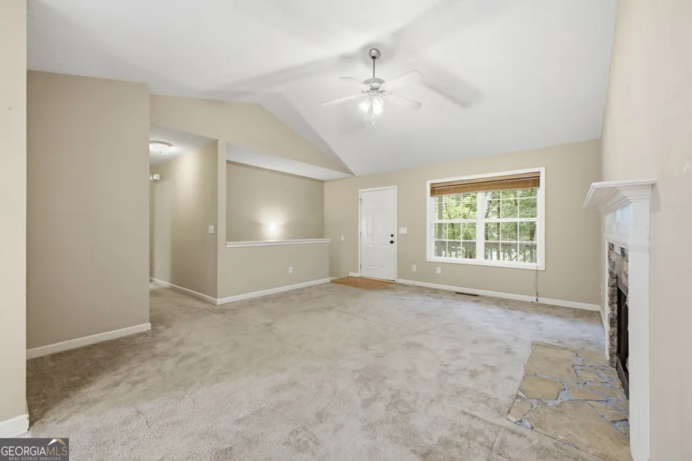 50 Oak Grove LN NW Adairsville, GA 30103