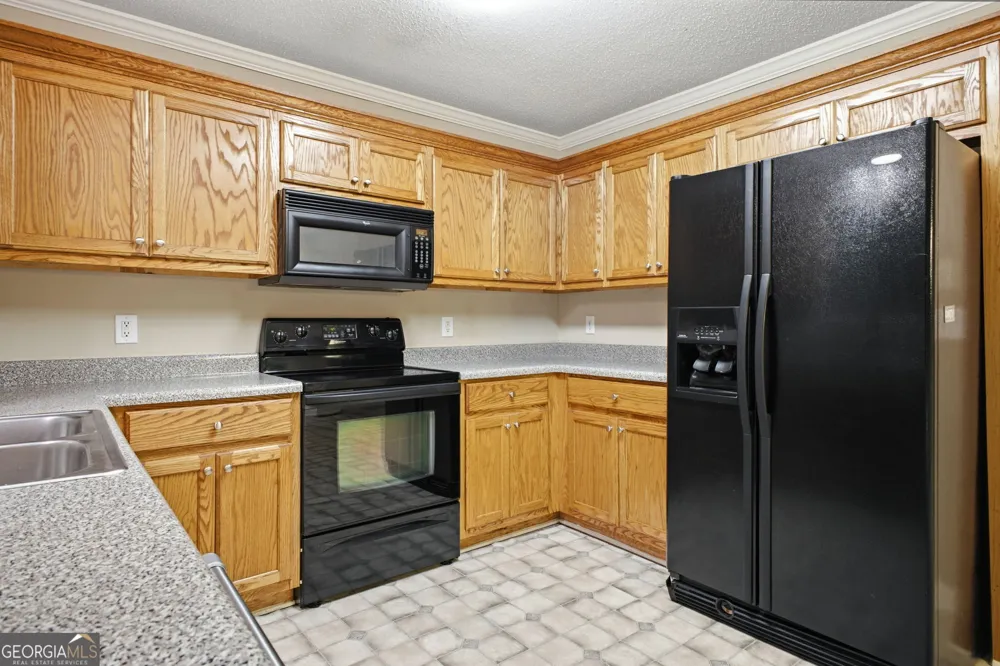 50 Oak Grove LN NW Adairsville, GA 30103