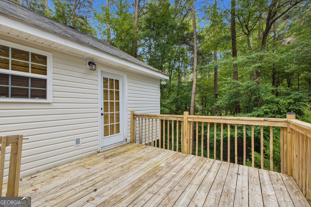 50 Oak Grove LN NW Adairsville, GA 30103